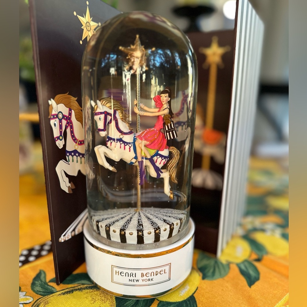 Henri Bendel CAROUSEL HORSE COUTURE Snow Globe (2013), Hungarian Dances No 5 EUC